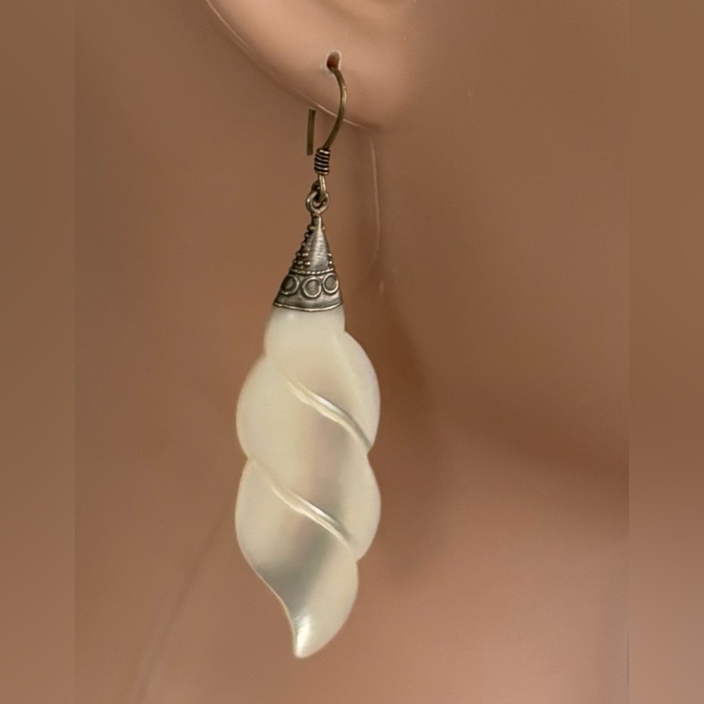 Vintage Carved Mother of Pearl Spiral Wing Drop Earrings - Picture 11 of 15